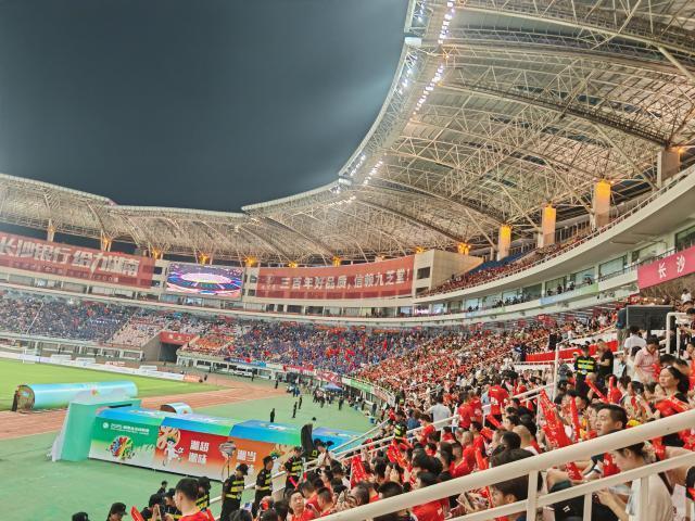 号出站口, IUyM 号出站口, IUyM