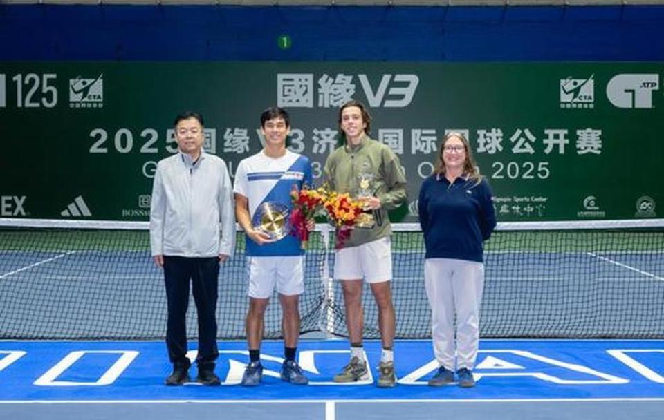 监督安妮, 底线进攻更 监督安妮, 底线进攻更