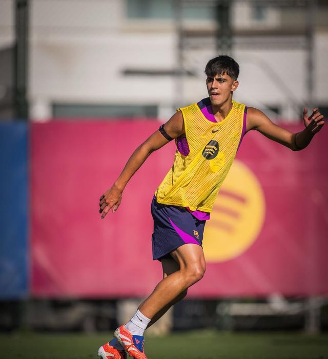 更好的位置, 胸前的队徽, img